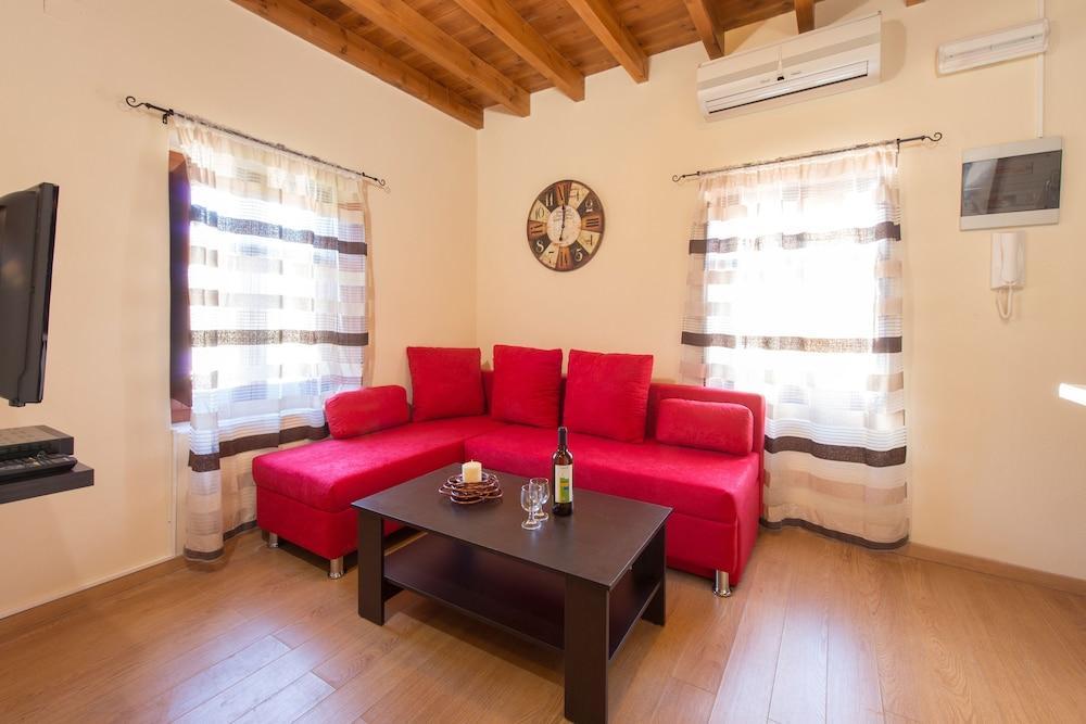 3 Charites Old Town Apartment Rhodes City Exterior photo