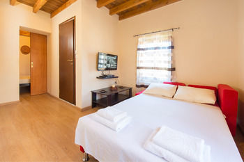 3 Charites Old Town Apartment Rhodes City Exterior photo